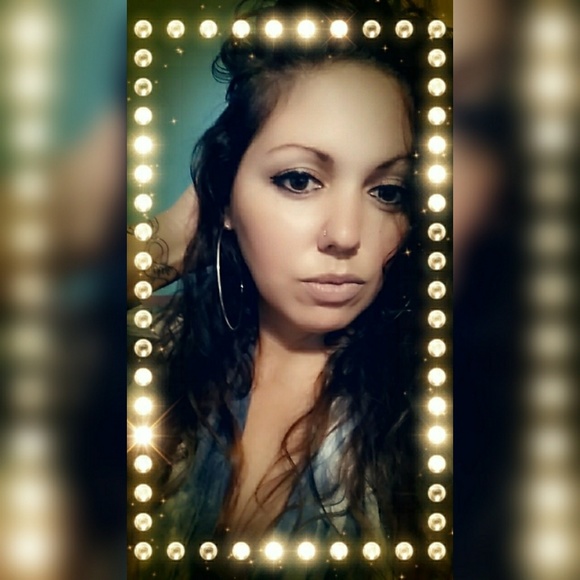 Meet your Posher, Andrea - Picture 1 of 1